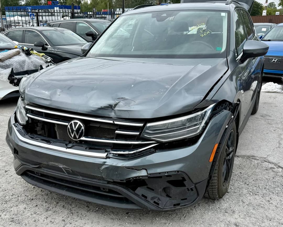 2022 VOLKSWAGEN TIGUAN SE Сірий - Бензин Позашляховик - зображення 1